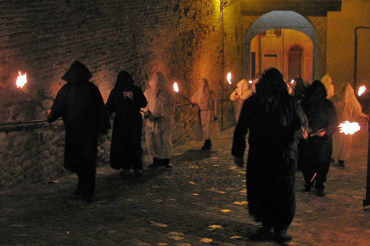 Montefiore Conca | Processione del venerdì Santo | Foto di Toni Pecoraro via Wikimedia