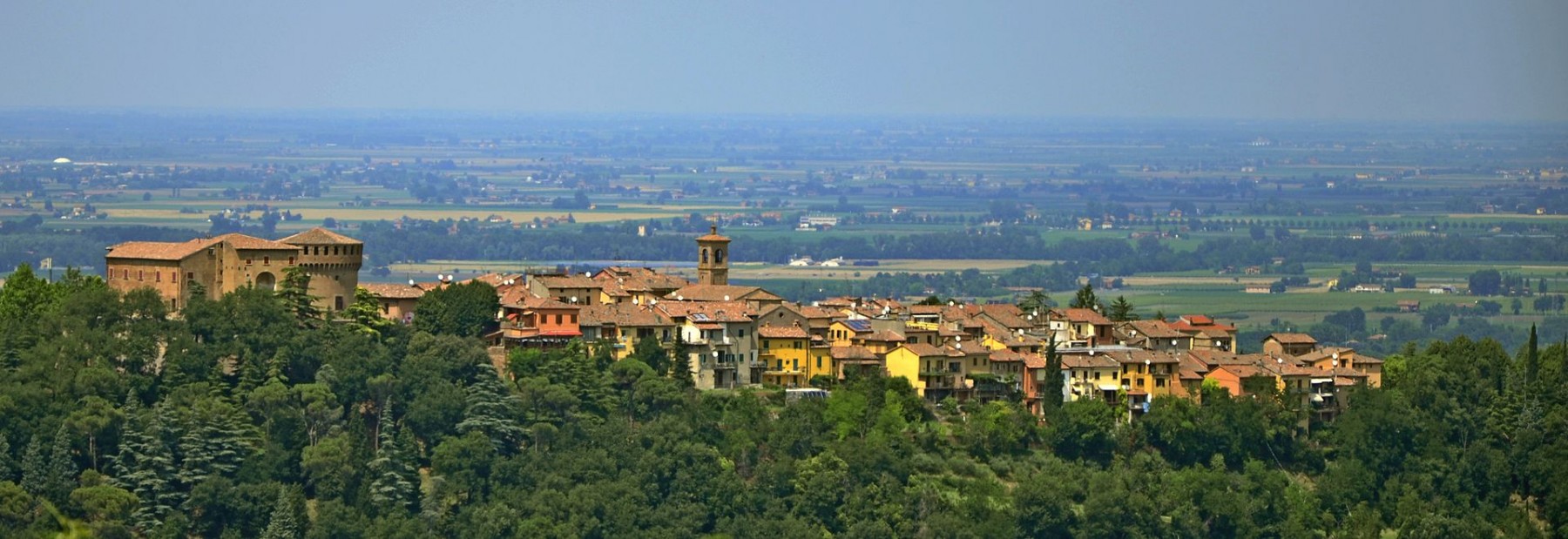 Dozza vista sul borgo - Foto di Durelli Massimo via Wikipedia