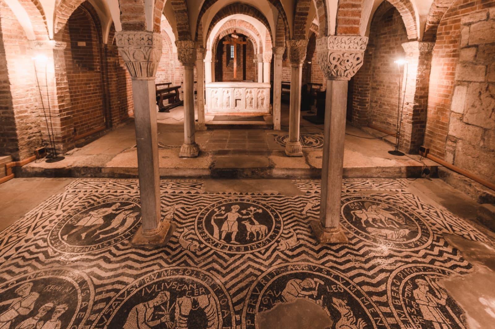 Piacenza, Basilica di San Savino, Cripta con ciclo dei mesi Ph. Visit Piacenza