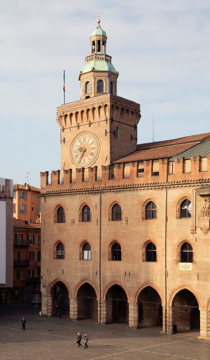 Bologna, Torre dell'Orologio | Ph. bolognawelcome.com