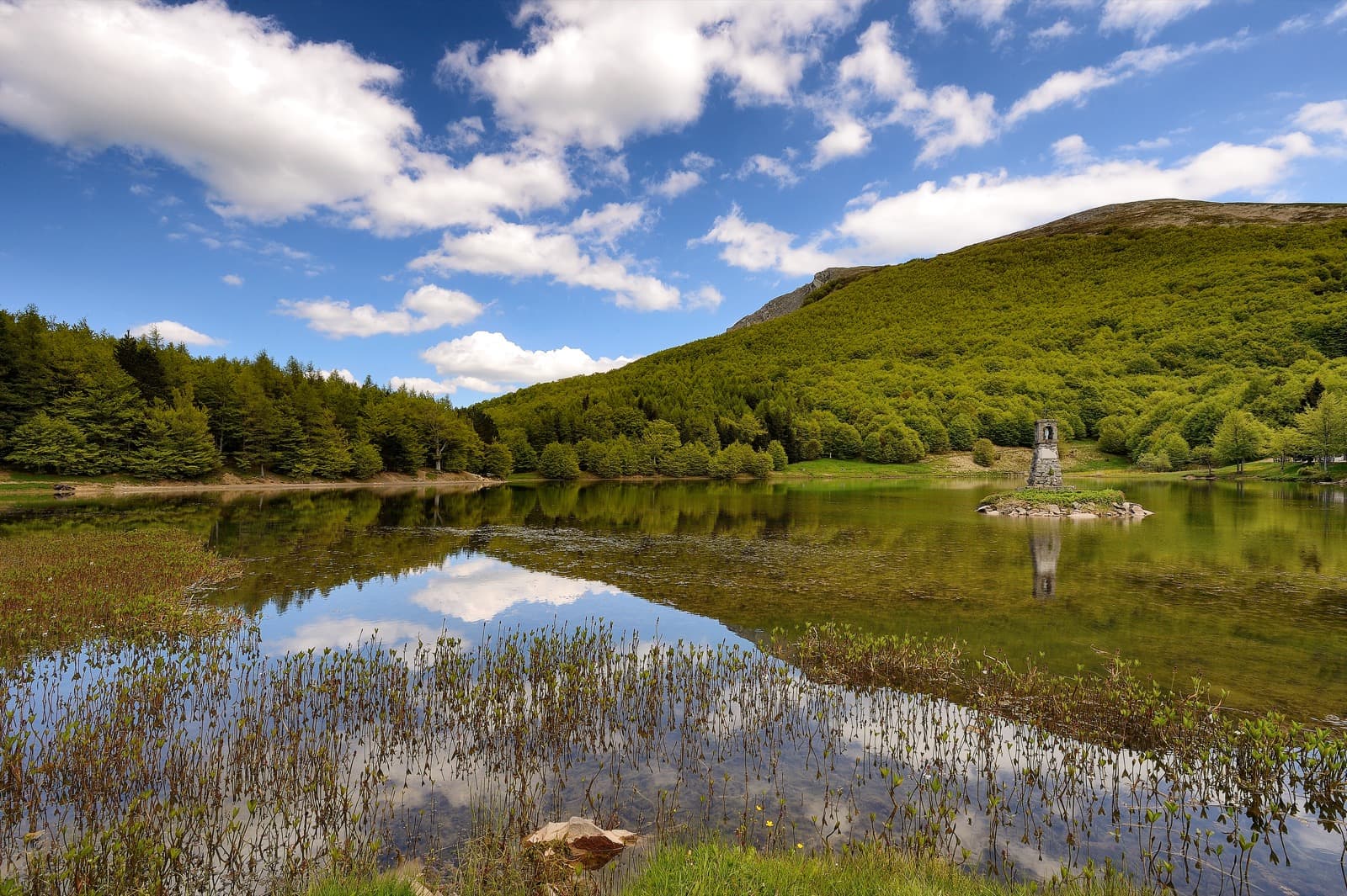 Lago Calamone, Appennino reggiano Ph. Giuliano Bianchini via shutterstock