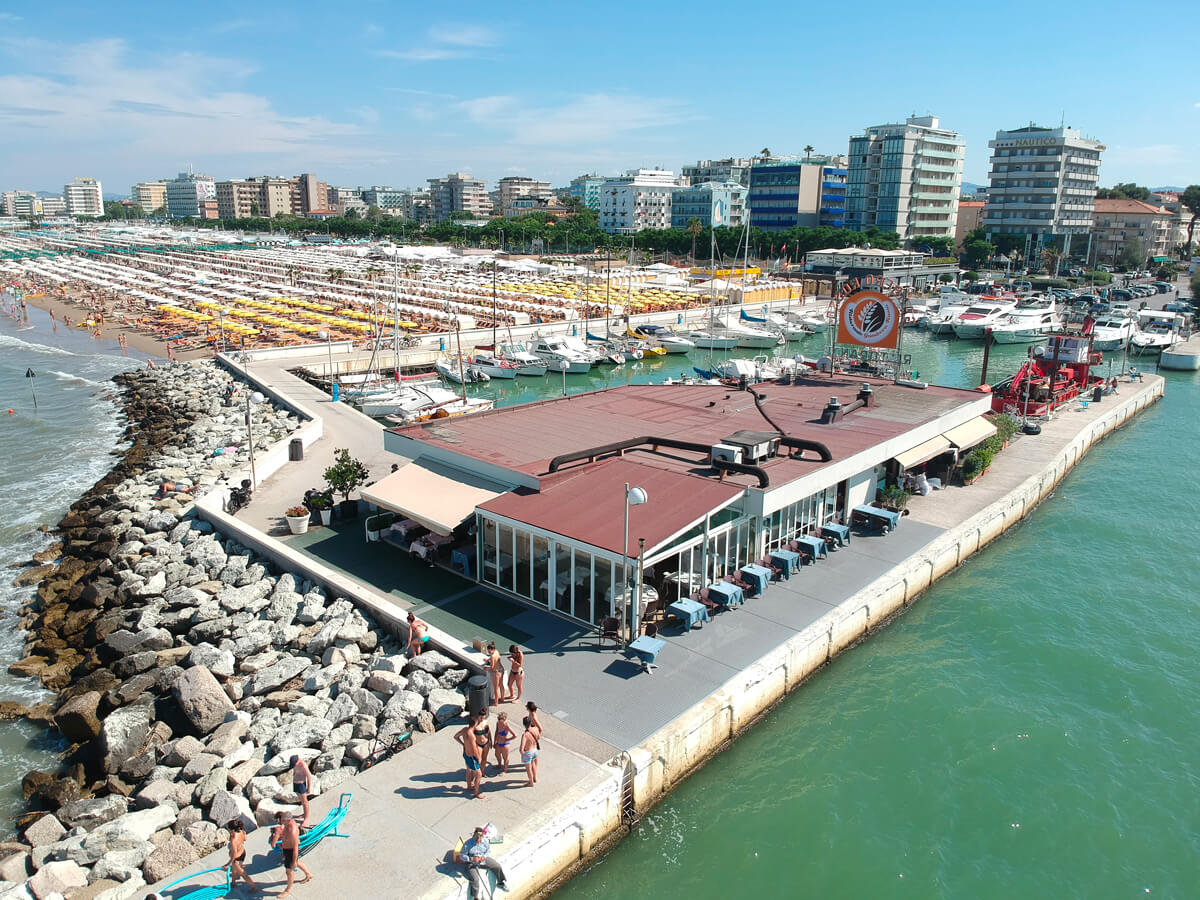 Riccione (RN), Spiaggia visto dal porto canale