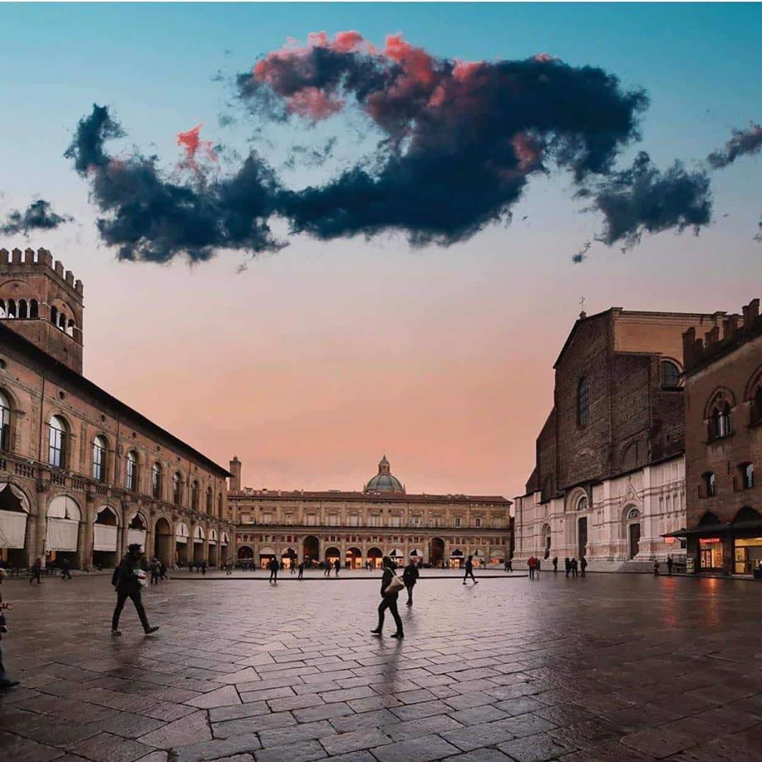 Bologna, Piazza Maggiore | Ph. @fabiopisa_