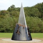 Cono tronco di Arnaldo Pomodoro, Parco di Santa Sofia (FC)