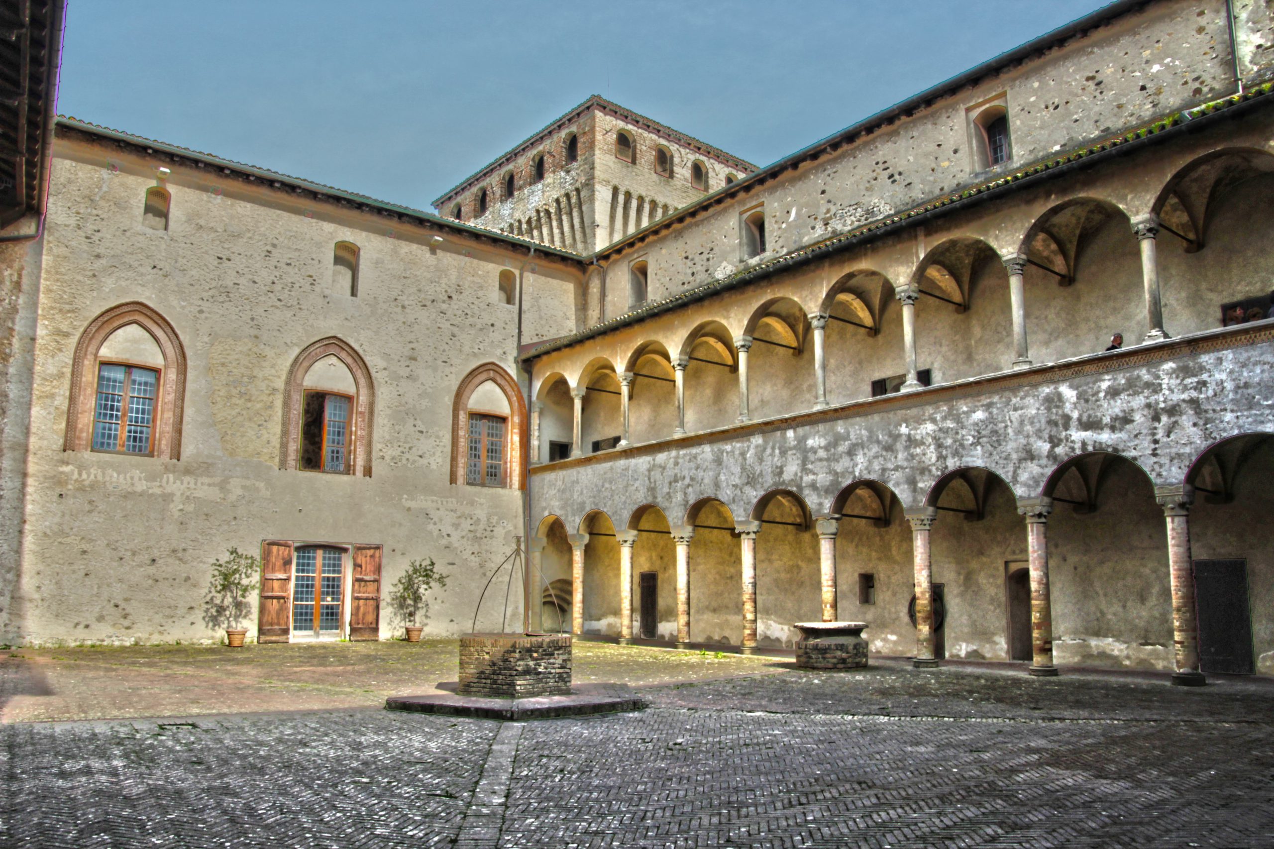 Castello di Torrechiara (Langhirano, PR) - Cortile interno