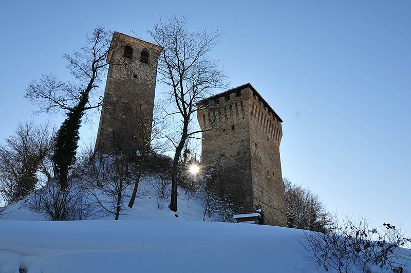 Castello medioevale di Sarzano Ph. Lugarex
