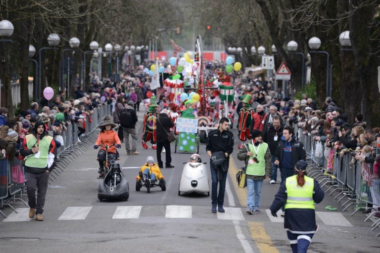 Il Carnevale dei Fantaveicoli nella terra dei motori