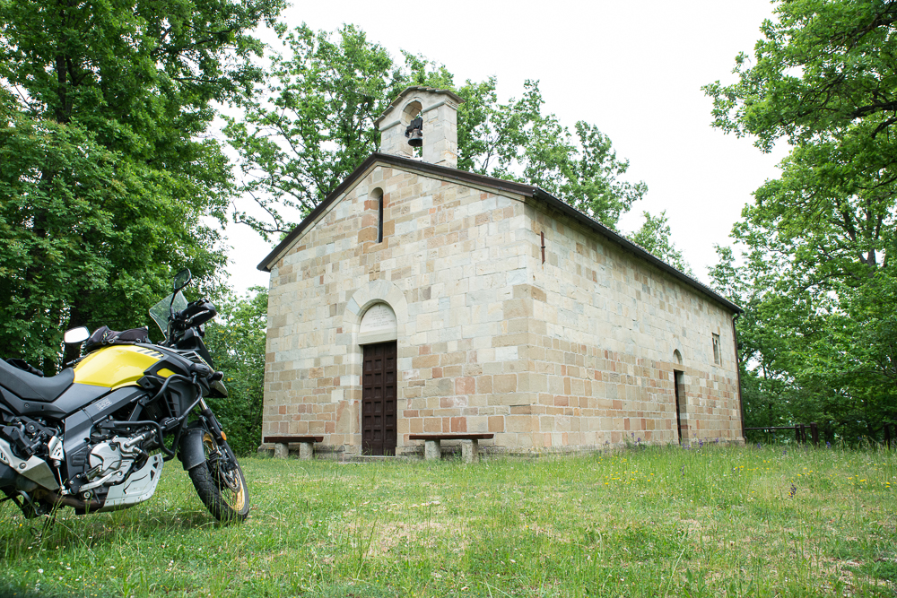 Appennino Emiliano romanico in moto, Oratorio di Beleo RE