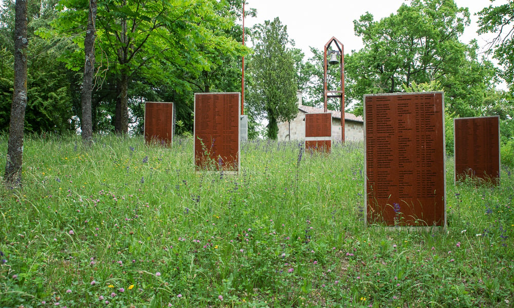 Oratorio di Beleo (RE) - Monumento ai caduti