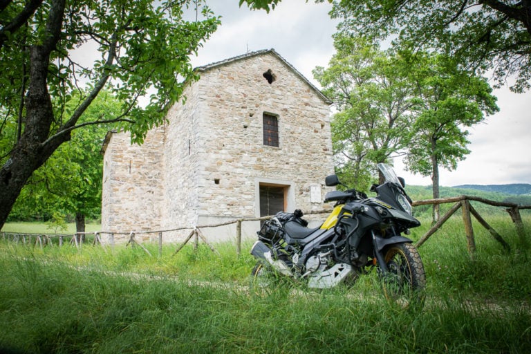 Tra pievi e abbazie nell’Appennino Emiliano: itinerario in moto