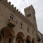 Bertinoro, Palazzo Ordelaffi e Torre dell’Orologio | Ph pensieridalmondo