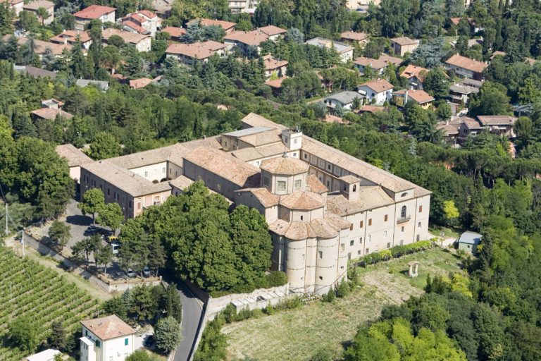 [Parlami di tER] La via delle scalette a Cesena, volto laico e spirituale della città