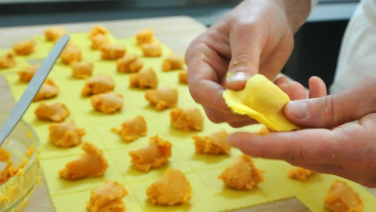 HandmadeER | Emanuela and the art of Cappellacci making in Ferrara