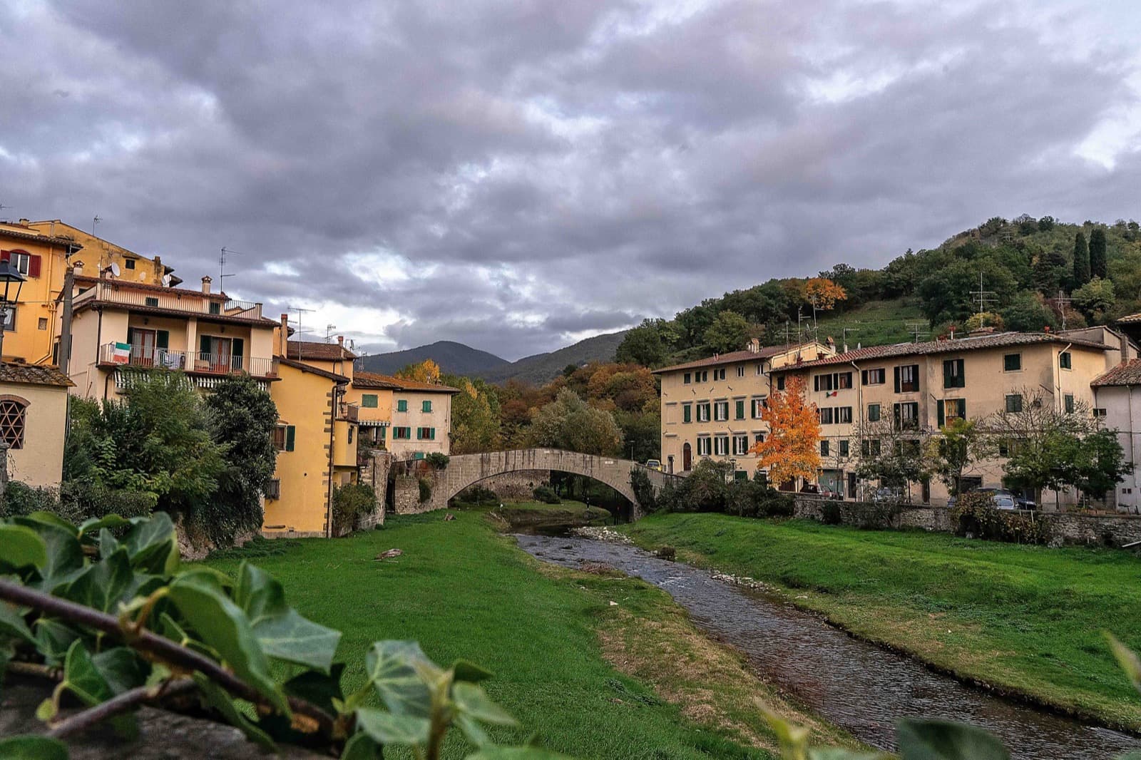 Dicomano, lungo il torrente Comano - Vie di Dante