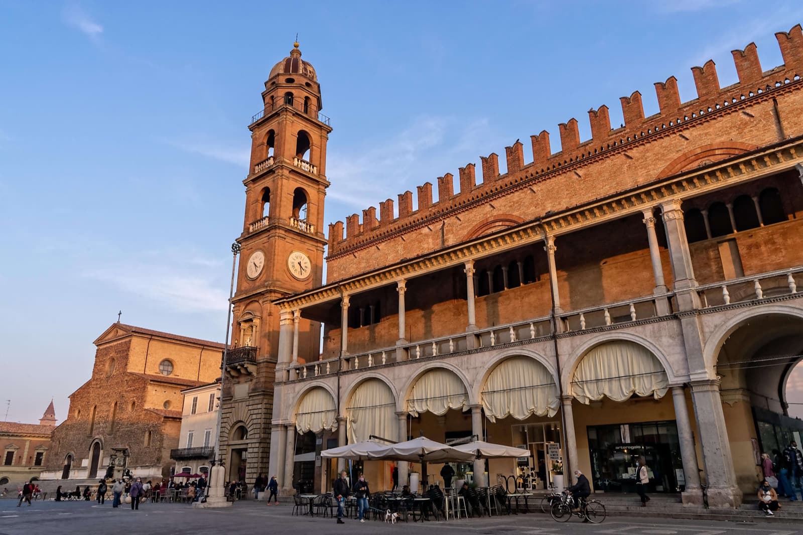 Faenza - Vie di Dante