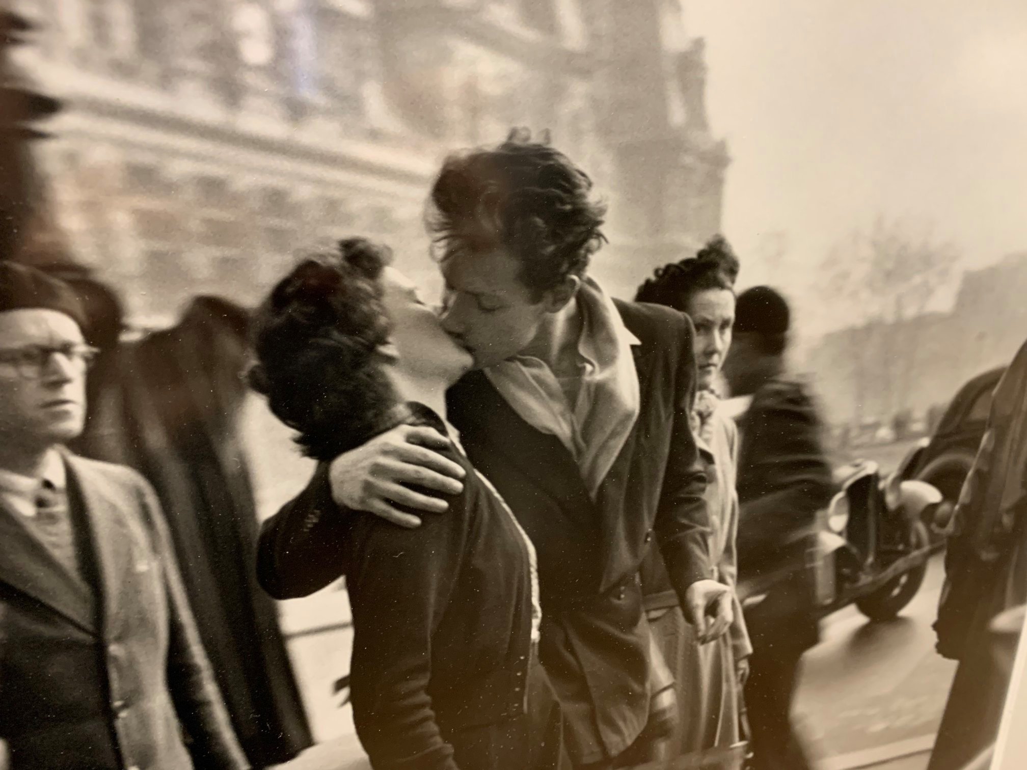 “Le Baiser De L’Hotel De Ville”Robert Doisneau Ph. Palazzo Pallavicini