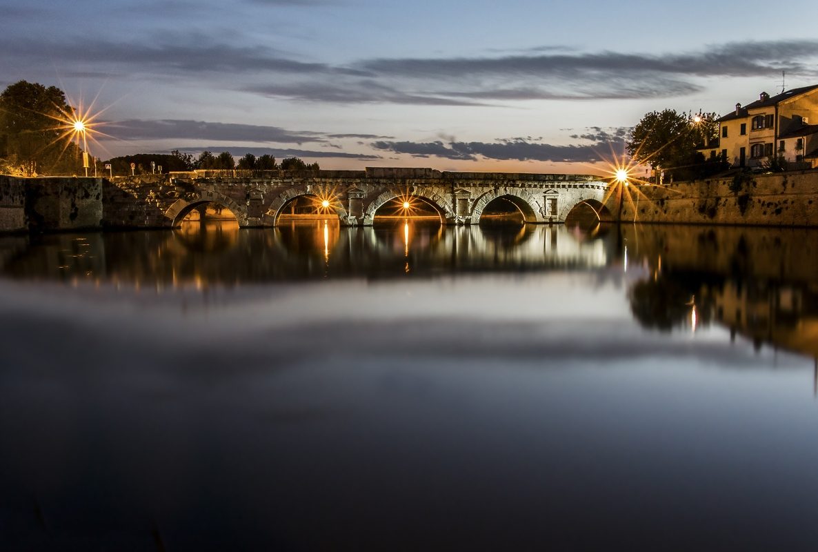Ponte di Tiberio, Rimini | Foto © Framor1981