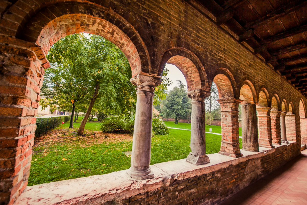 Abbey of Pomposa – Palazzo della Ragione (Ferrara)