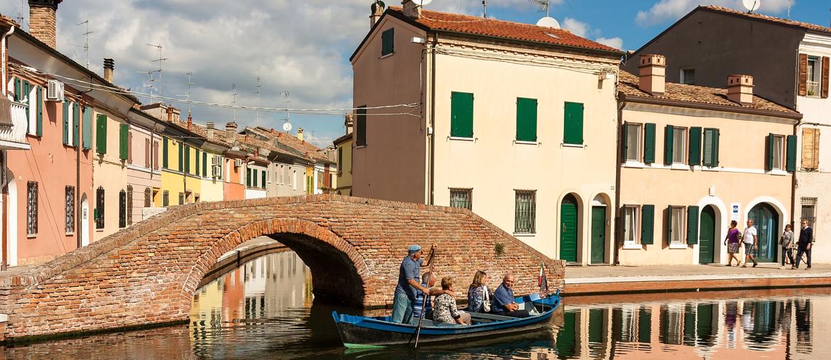 Canali di Comacchio | Foto di Roberto Fantinuoli, da Visit Ferrara)