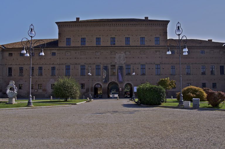 Gualtieri: il borgo dei Bentivoglio