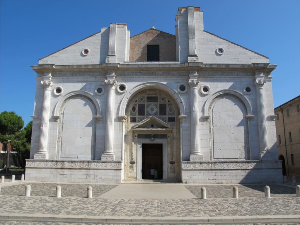 Rimini, Tempio Malatestiano, ph. sailko – WLM2013
Con-licenza-Creative-Commons-Attribution-ShareAlike4.0