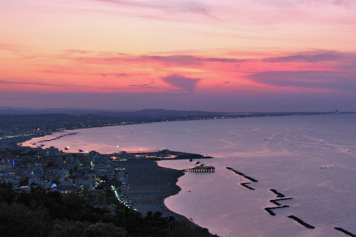 Riviera di Romagna dal monte Gabicce