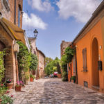 The alleys of Santarcangelo di Romagna (Rimini) | Photo © inviaggioconmonica.it