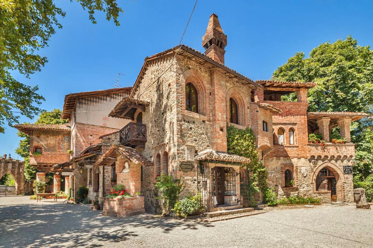 Vigolzone (PC) - Il borgo di Grazzano Visconti