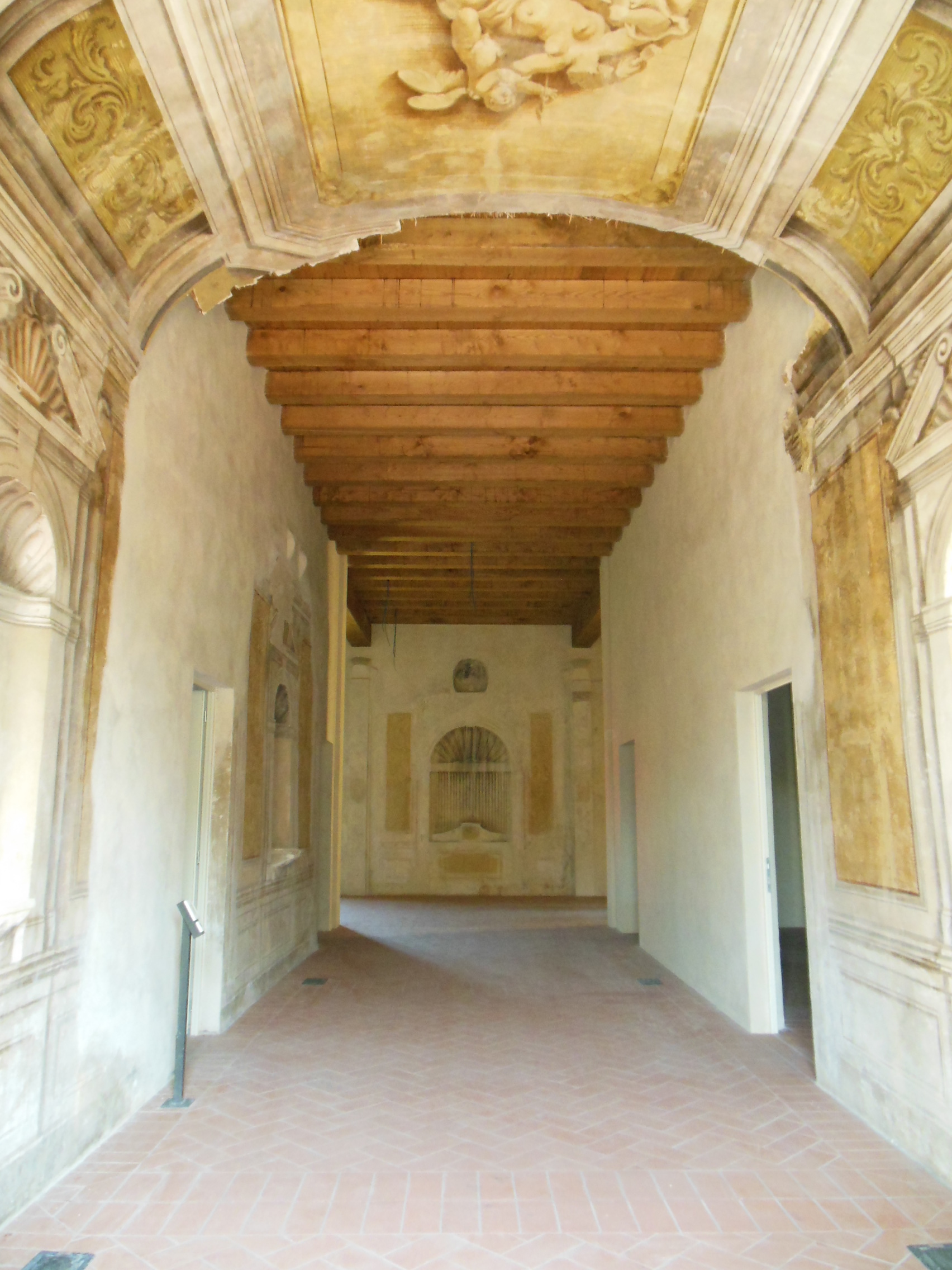Sasso Marconi (BO), Colle Ameno – interno Villa Davia, ph. borgodicolleameno.it