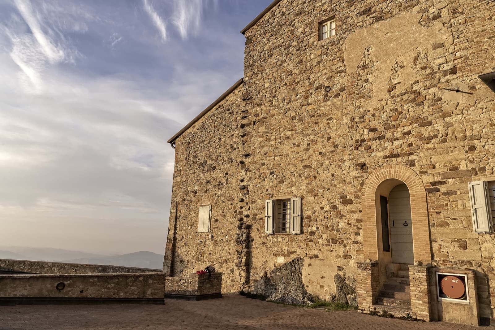 Via Matildica del Volto Santo - Castello di Rossena | Ph. Simon Falvo @wildaboutravel