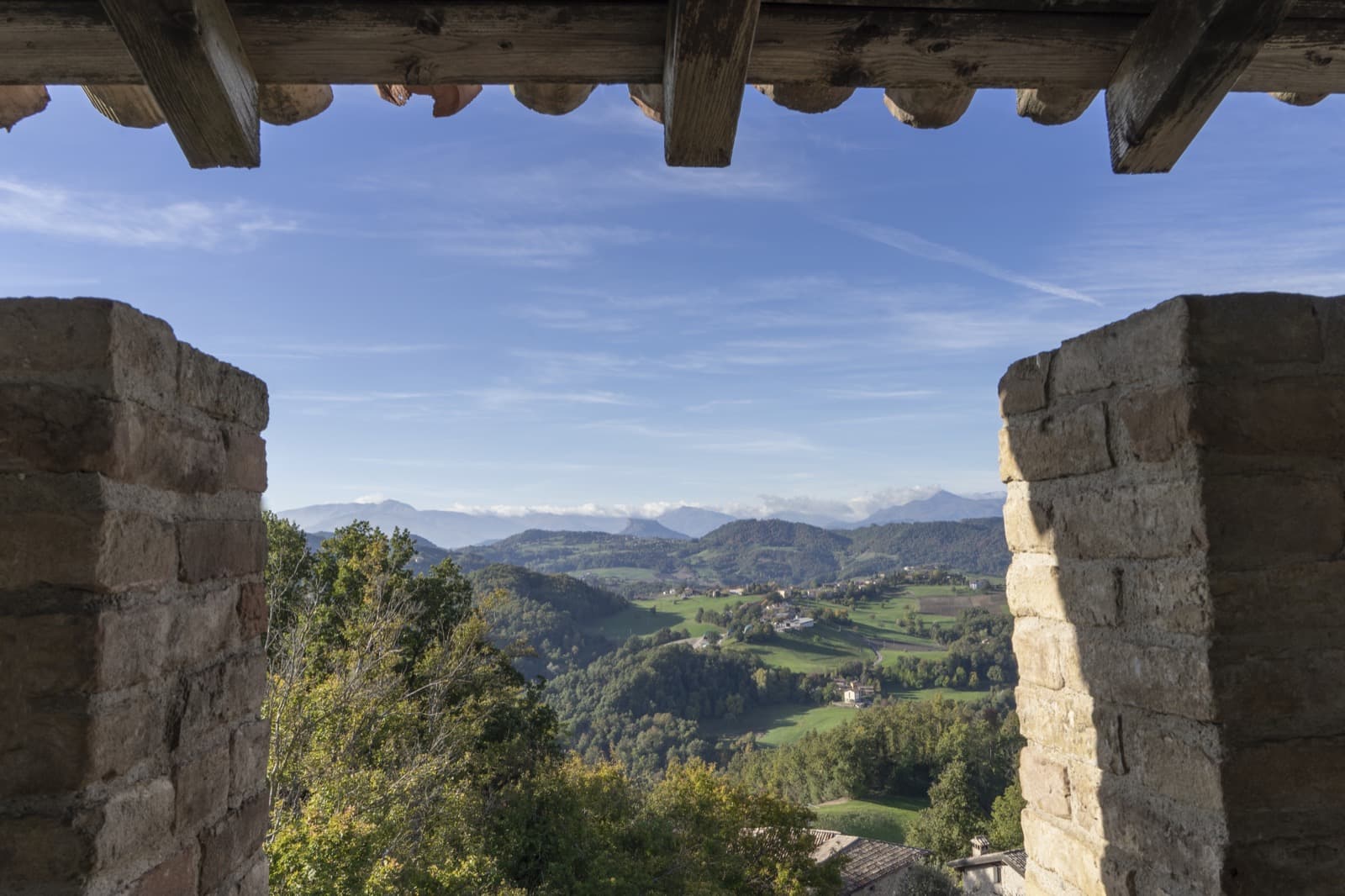 Via Matildica del Volto Santo - Castello di Sarzano, view | Ph. Simon Falvo @wildaboutravel