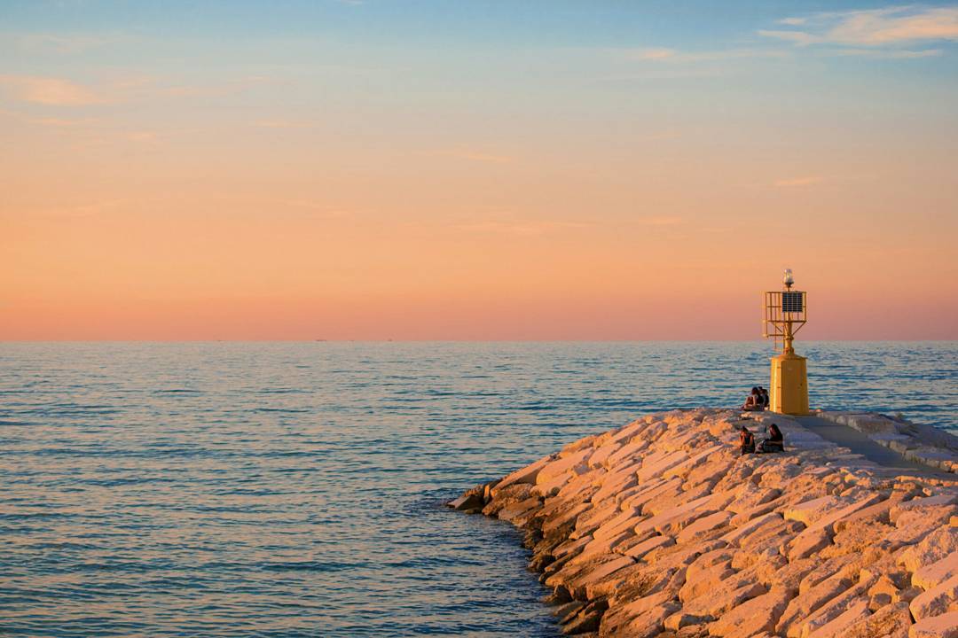 Faro Darsena di Rimini Ph. @davidepioggia via Instagram