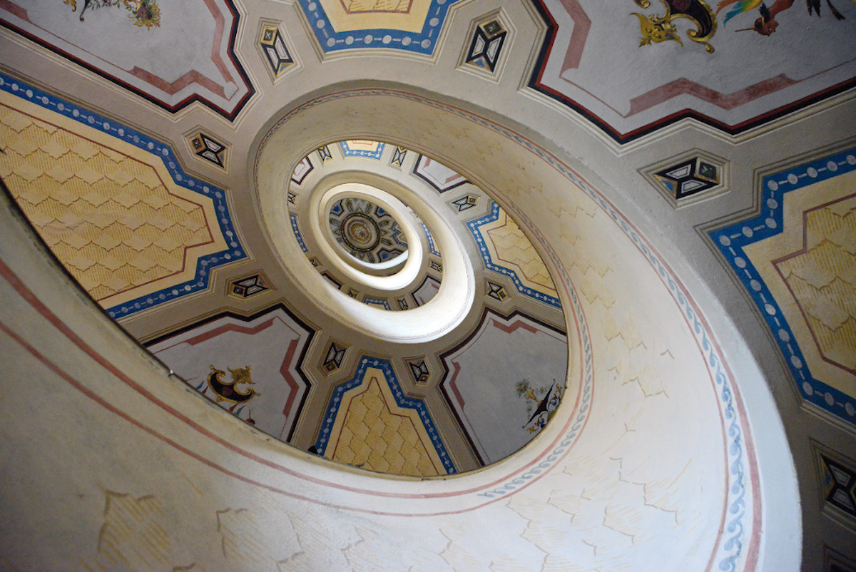 Vignola (MO), Palazzo Contrari-Boncompagni, spiral staircase Ph. Toni Fabio, terredicastelli.it, CC-BY-NC-SA,3.0