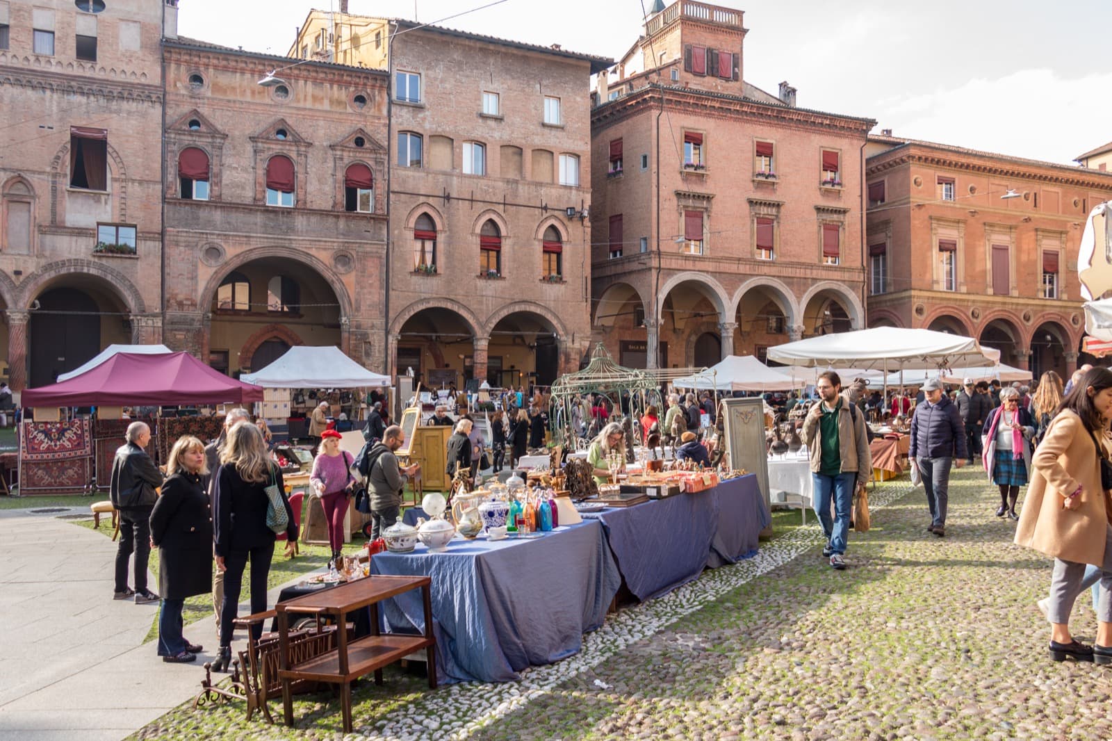 Mercatini d’antiquariato e artigianato in Emilia-Romagna