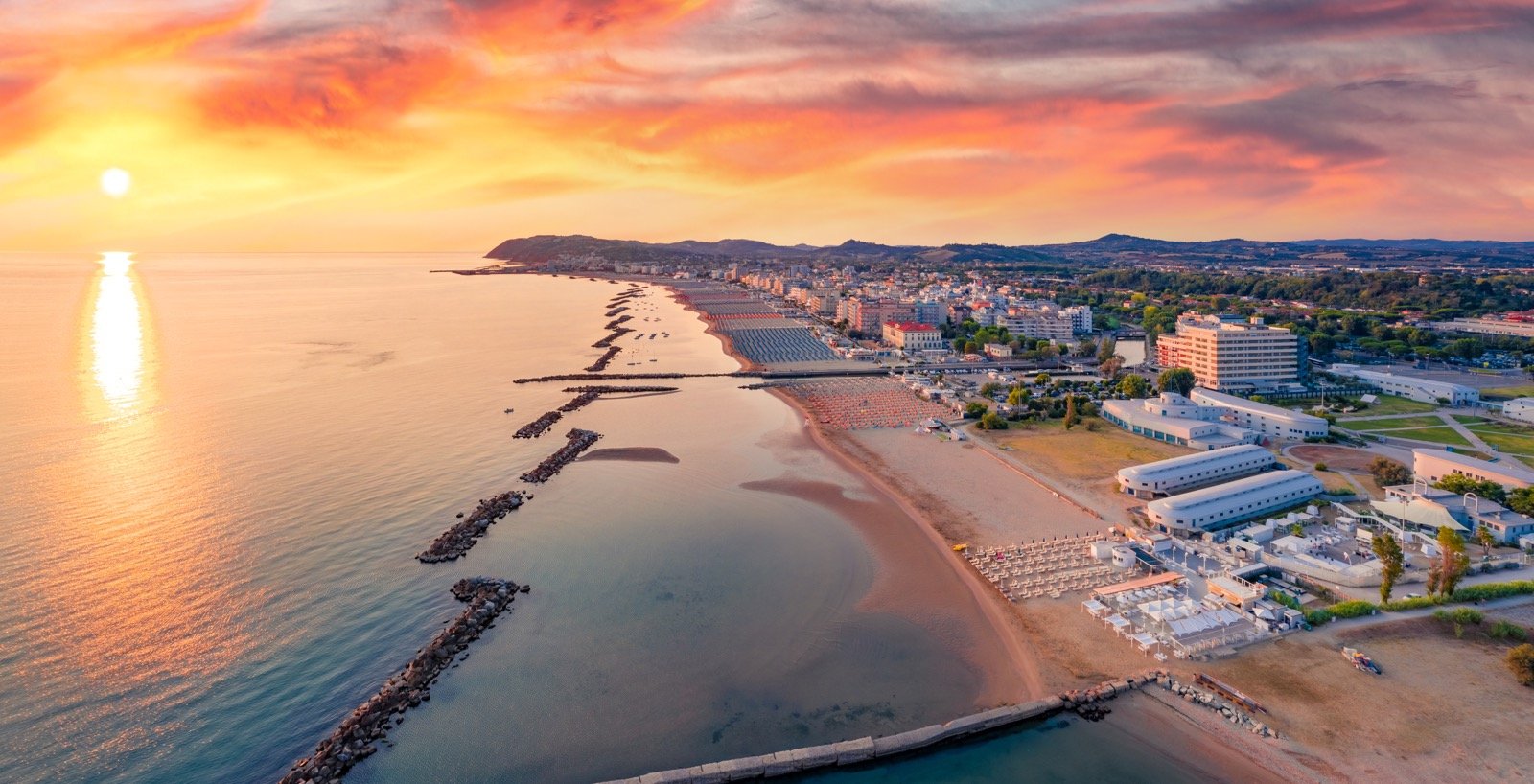 Cattolica (RN) Ph. Andrew Mayovskyy via shutterstock