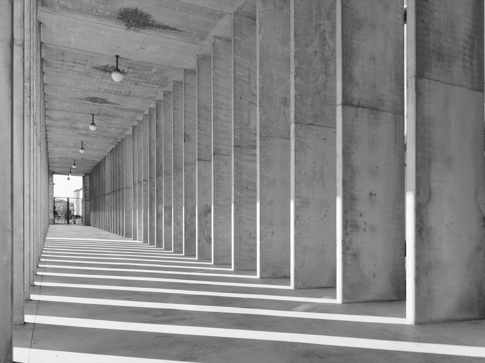 Cimitero di San Cataldo, Modena, parte nuova progettata da Aldo Rossi Ph. Gaia Conventi via shutterstock