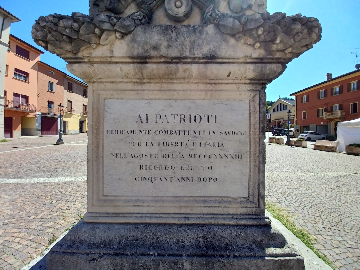 Valsamoggia (BO), Dettaglio della targa dell'Obelisco di Savigno, ph. Nadia Galli, CC_BY_NC_SA 3.0