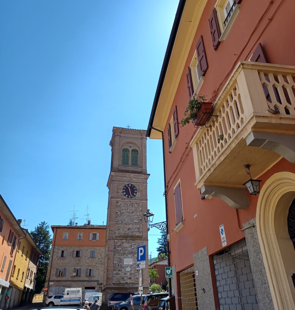Valsamoggia (BO), Savigno – Campanile e Torre dell’Orologio, ph. Nadia Galli, CC_BY_NC_SA 3.0