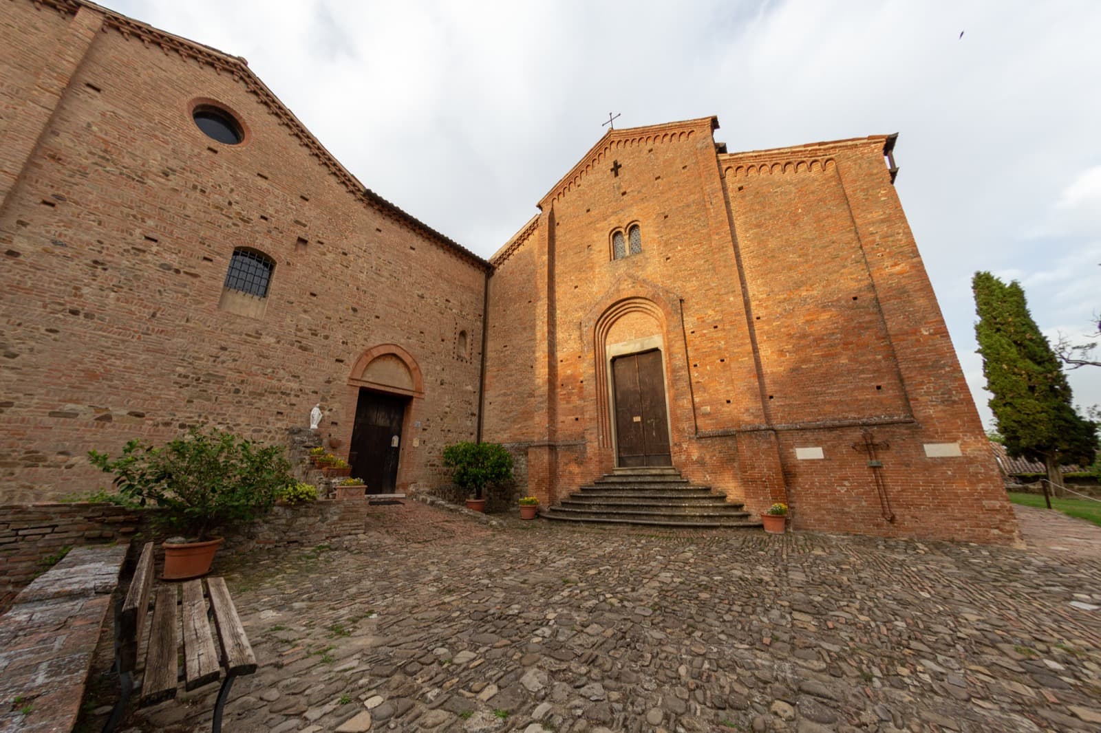 Monteveglio Abbey (Bologna) | Ph. Francesco De Marco, via shutterstock