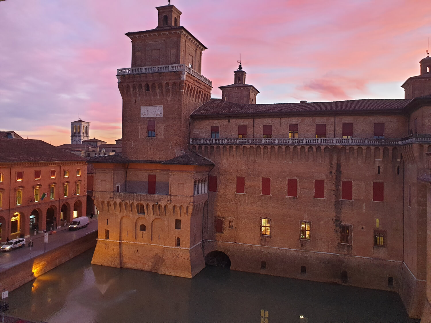 Ferrara, Castello Estense al tramonto