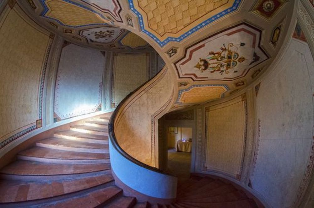 Vignola (MO), Palazzo Barozzi, spiral staircase Ph. fabioventuroli.it via Pinterest, CC_BY_NC_SA 3.0