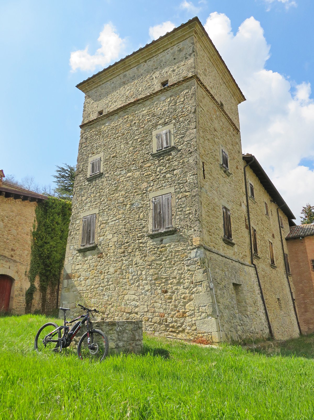 Vergato (BO) - Casa Torre di Roffeno