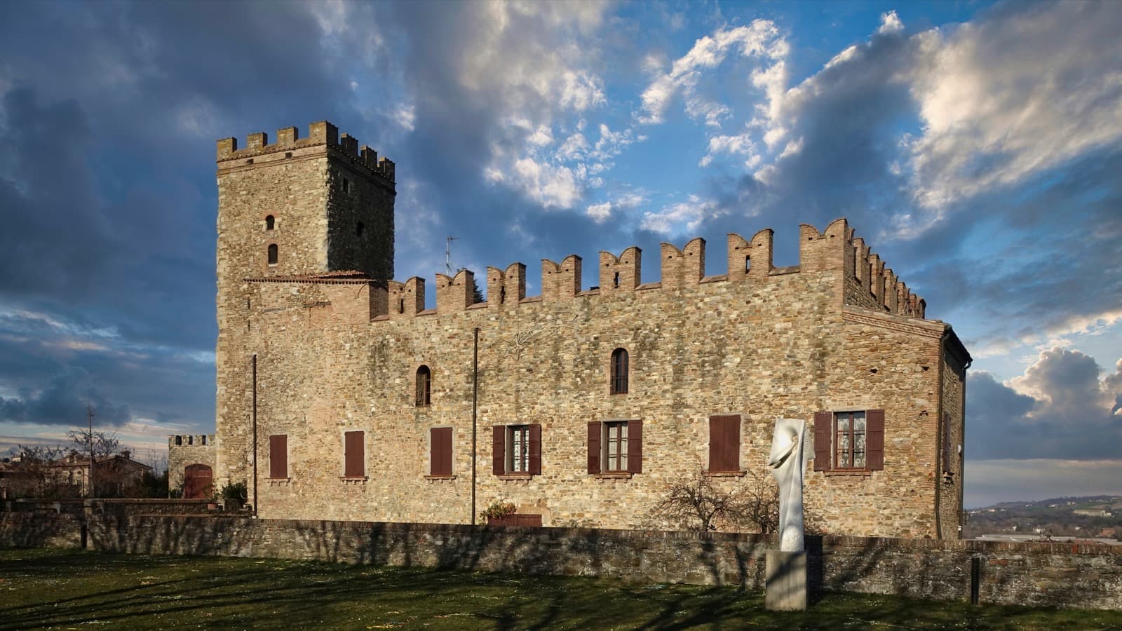 Borgo di Castellarano (RE) Ph. D-VISIONS via shutterstock solo uso editoriale