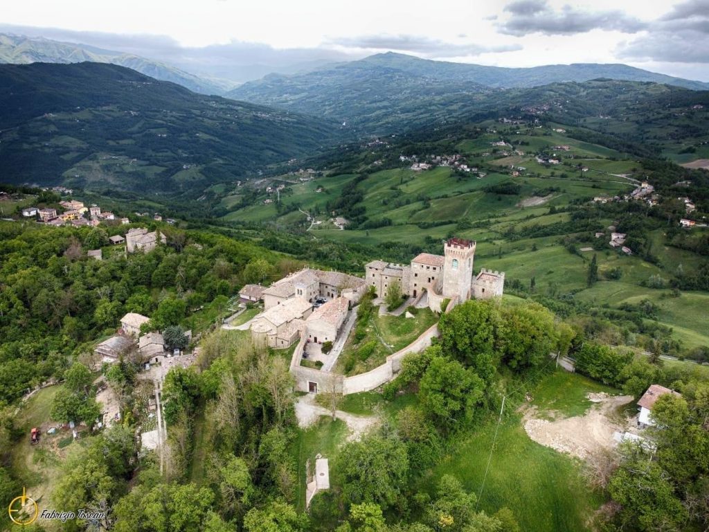 Castello di Montecuccolo, Pavullo nel Frignano (MO) via Facebook