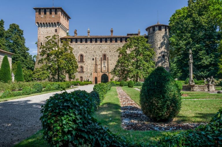 Emilia-Romagna for children: in Emilia between villages and castles
