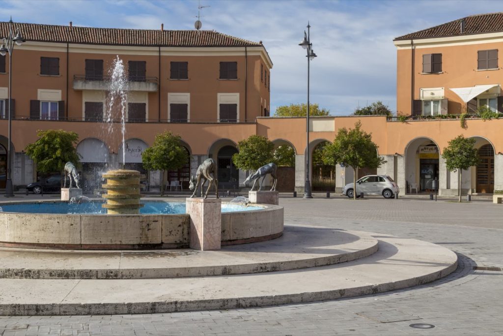 Tresigallo, Fontana Piazza della Repubblica Ph. ©JessicaMorelli, Archivio Unione Terre e Fiumi