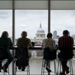 ©Mario Flores, Bar della Tate Modern - un caffè davanti al Tamigi