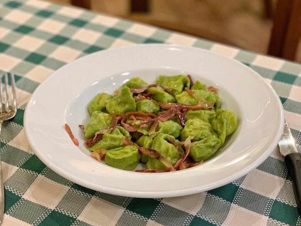 Balanzoni, recipe and history of Bologna spinach ravioli | Travel ...