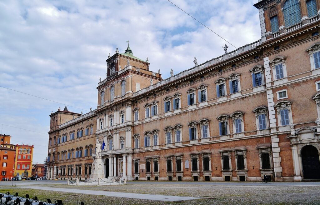 Modena, Palazzo Ducale, Facciata Ph. Zairon via wiki